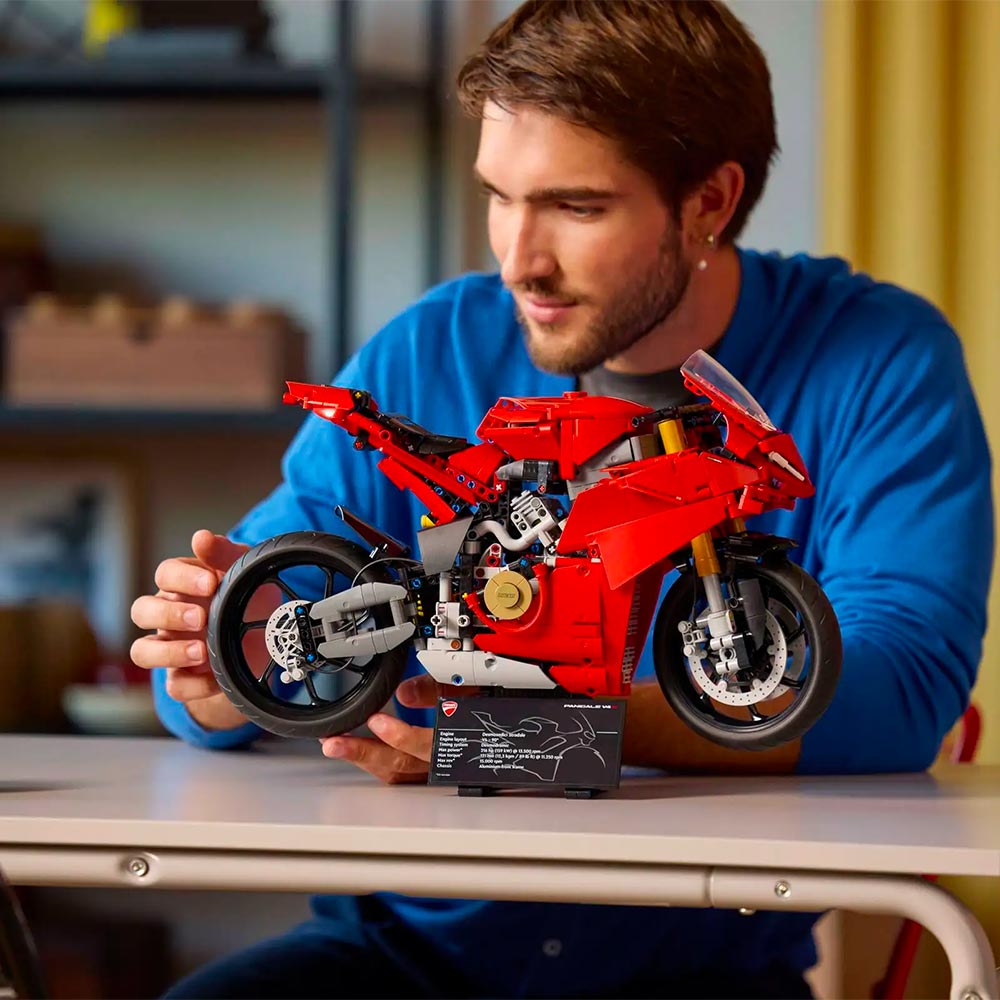 Ducati Panigale V4 S Motorcycle - LEGO® Technic 42202