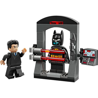 Batman: Bruce Wayne and the Batsuit - LEGO® DC Comics 30726