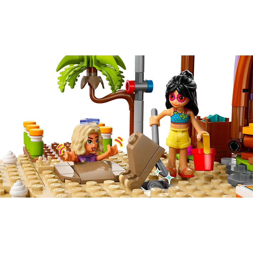 Family Holiday Beach Resort - LEGO® Friends 42673