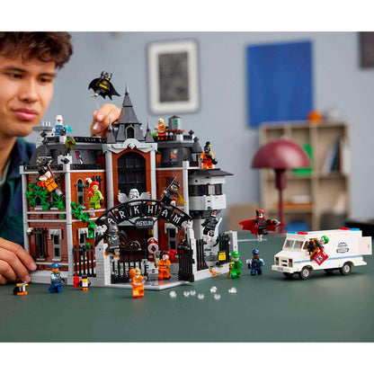 Arkham Asylum - LEGO® DC Comics 76300