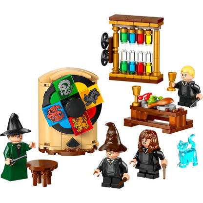 Hogwarts Castle: Sorting Hat Ceremony - LEGO® Harry Potter 76460